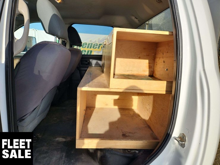 2012-ram-5500-4x4-s/a-service-truck-image-15