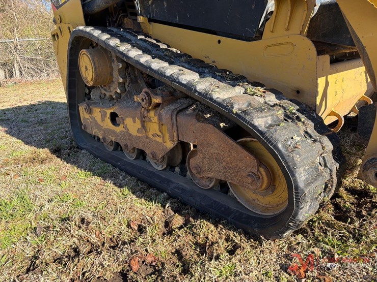 2018-caterpillar-249d-image-10