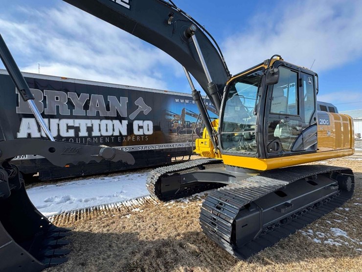 2019-deere-210g-image-10