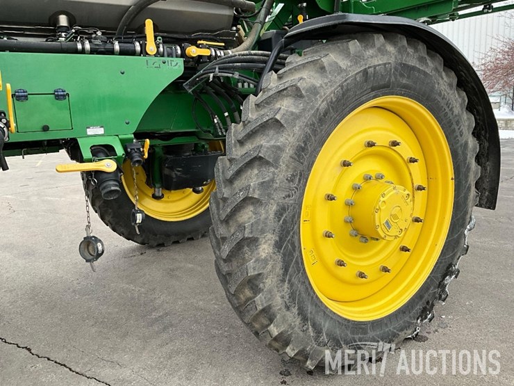 2020-john-deere-r4045-image-17