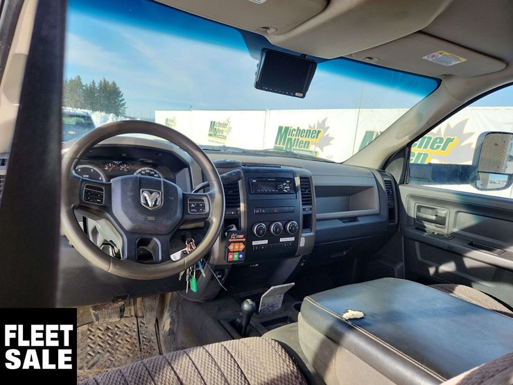 2012-ram-5500-4x4-s/a-service-truck-image-19