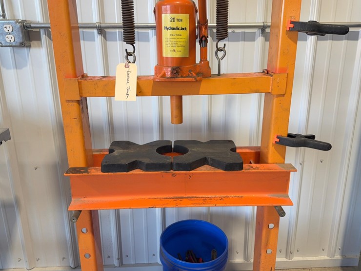 hydraulic-press-image-3