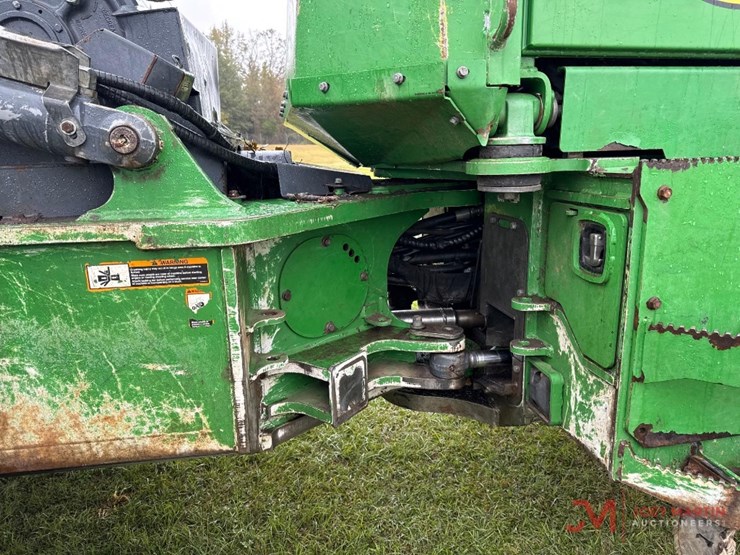 2018-deere-748l-image-14