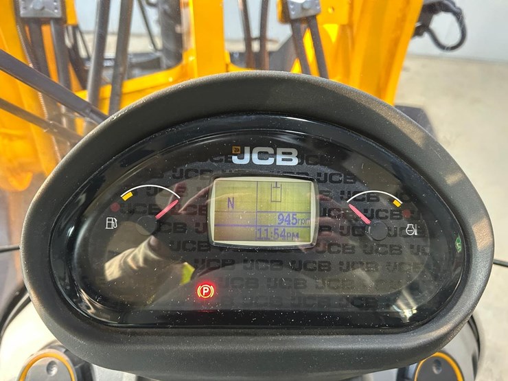 2022-jcb-407-image-18