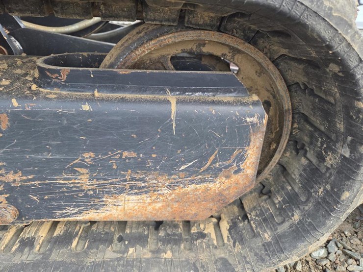 2020-deere-26g-image-50