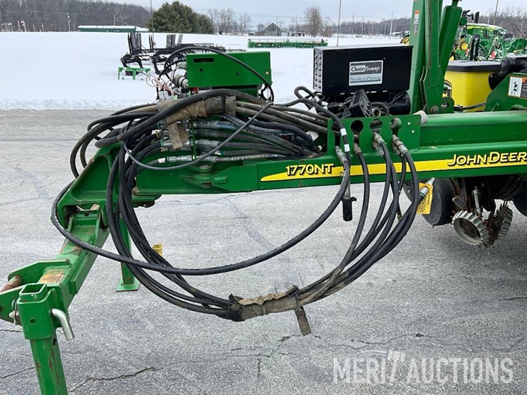 2012-john-deere-1770nt-ccs-image-25