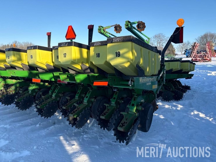 2001-john-deere-1780-image-18