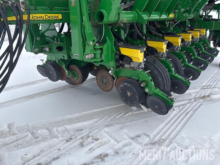 2020-john-deere-1795-image-12