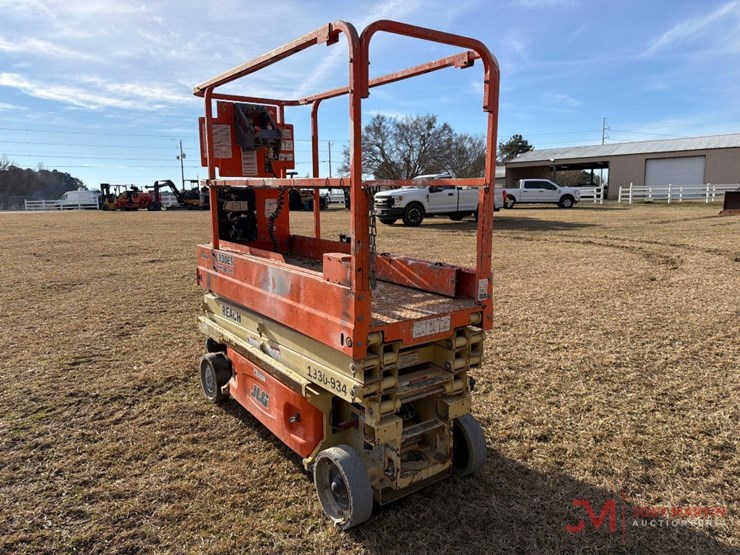 2016-jlg-1930es-image-3