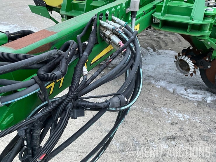 2021-john-deere-1775nt-image-24