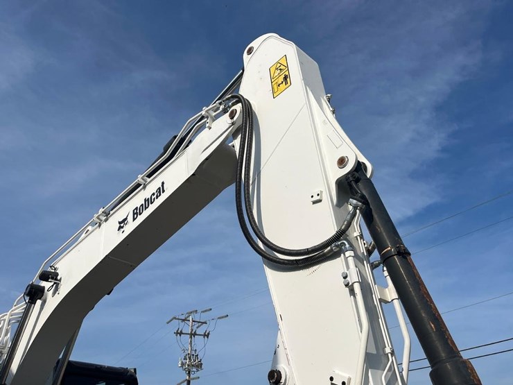 2020-bobcat-e145-image-13