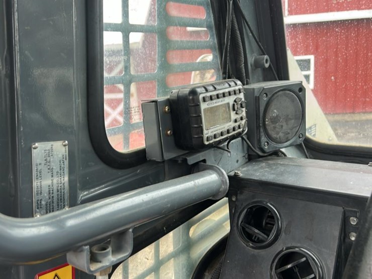 2017-takeuchi-tl8-image-50