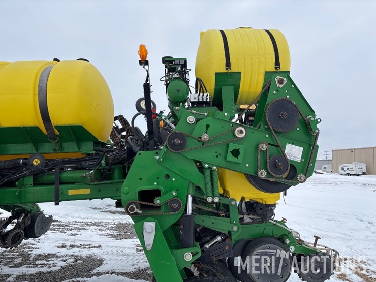 2015-john-deere-1775nt-image-18