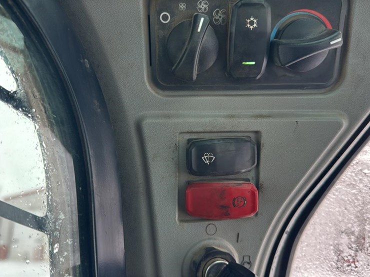 2023-caterpillar-299d3-xe-image-52