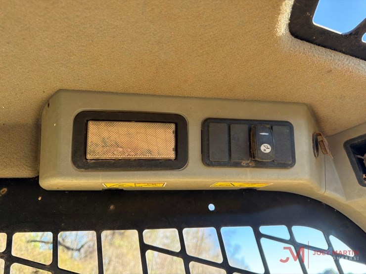 2018-caterpillar-249d-image-15