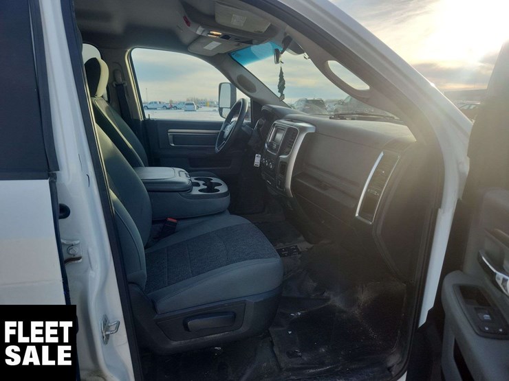 2018-ram-5500-slt-image-35