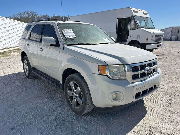 2012-ford-escape-image-2