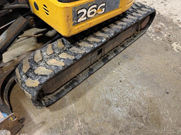 2016-deere-26g-image-12