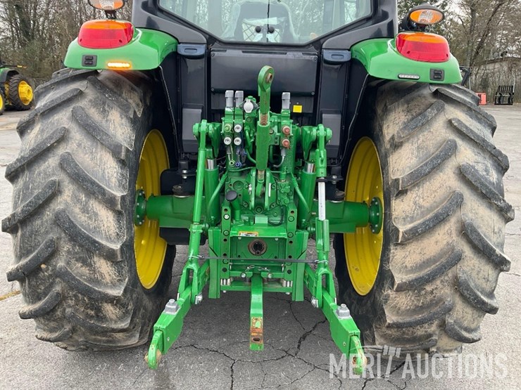 2021-john-deere-6110m-image-27