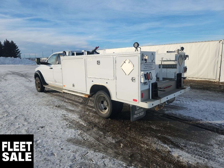 2018-ram-5500-slt-image-3