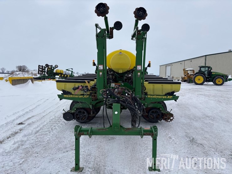 2013-john-deere-1770nt-image-8