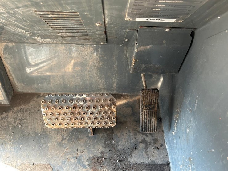 2017-gehl-rs6-34-image-17