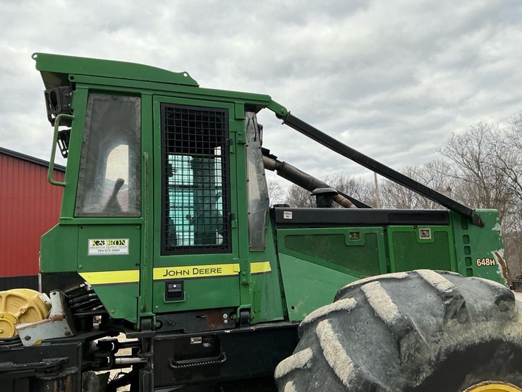 2010-deere-648h-image-36