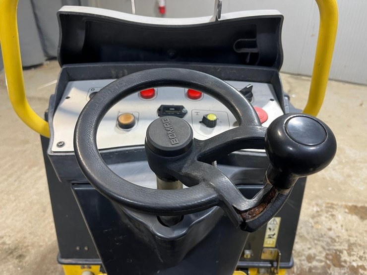 2013-bomag-bw900-50-image-41