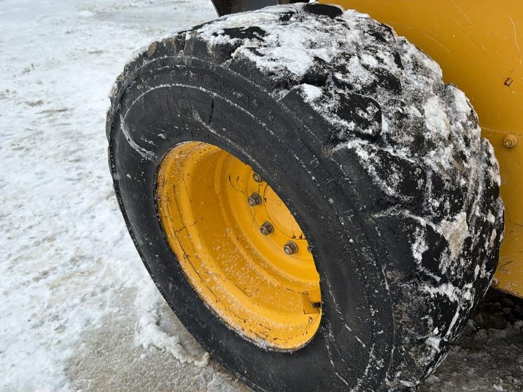 2019-deere-332g-image-19