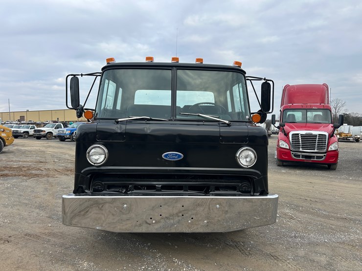1986-ford-c800-image-3