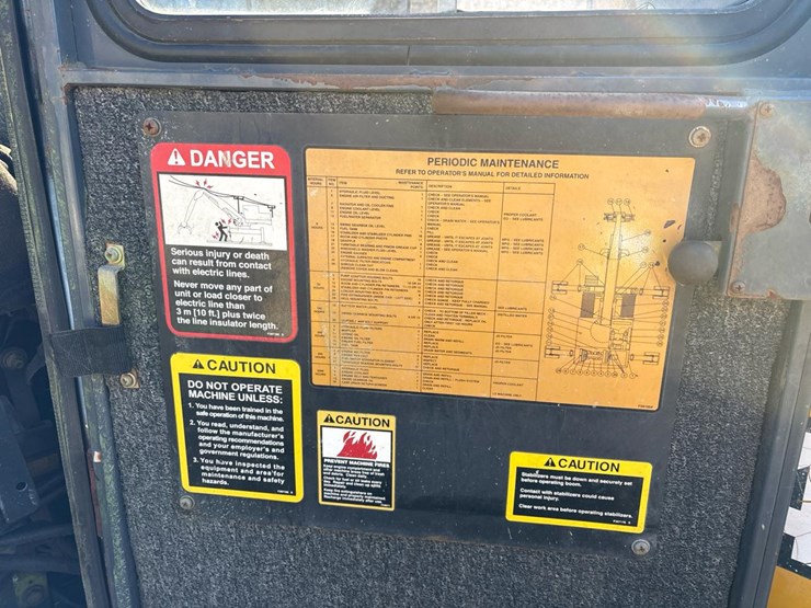 2005-deere-437c-image-30