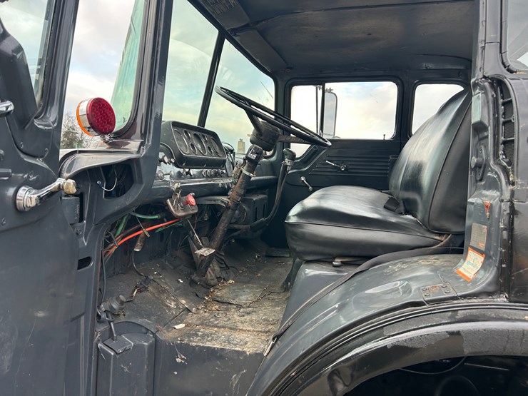 1986-ford-c800-image-10