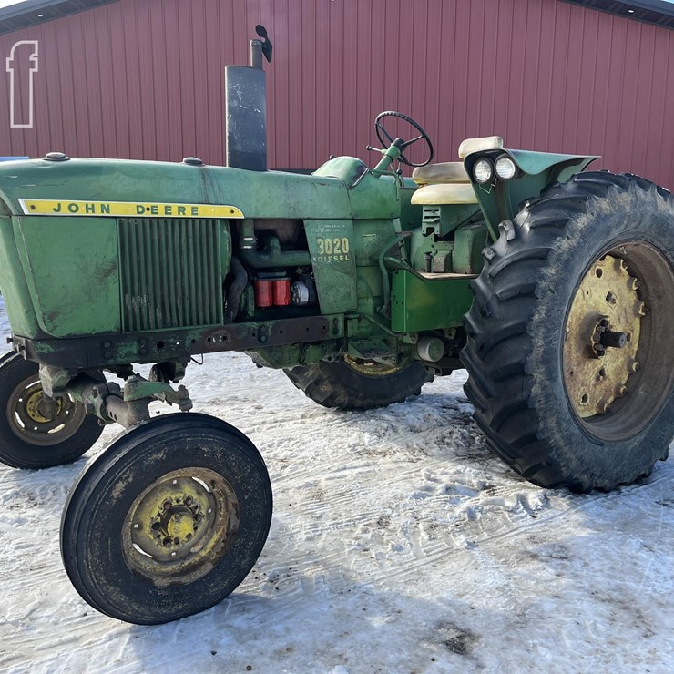 JOHN DEERE 3020