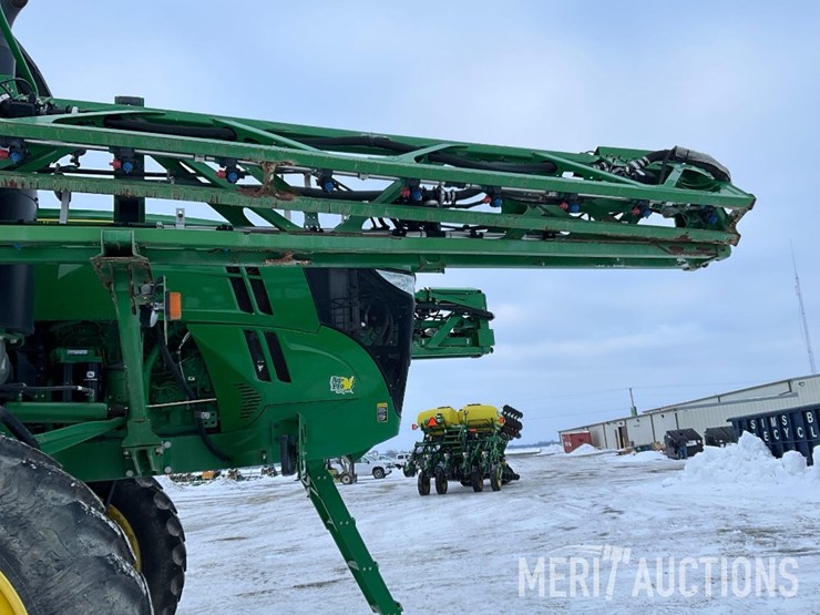 2015-john-deere-r4038-image-32