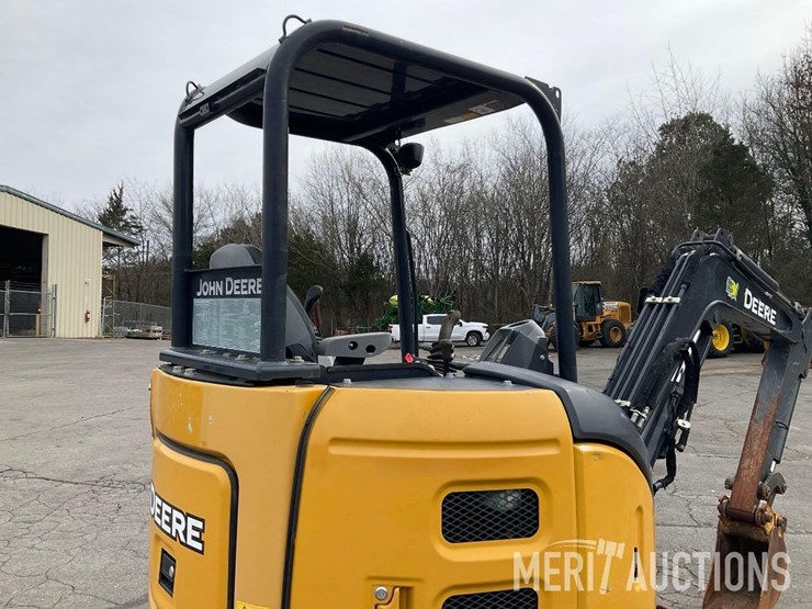 2019-deere-30g-image-23