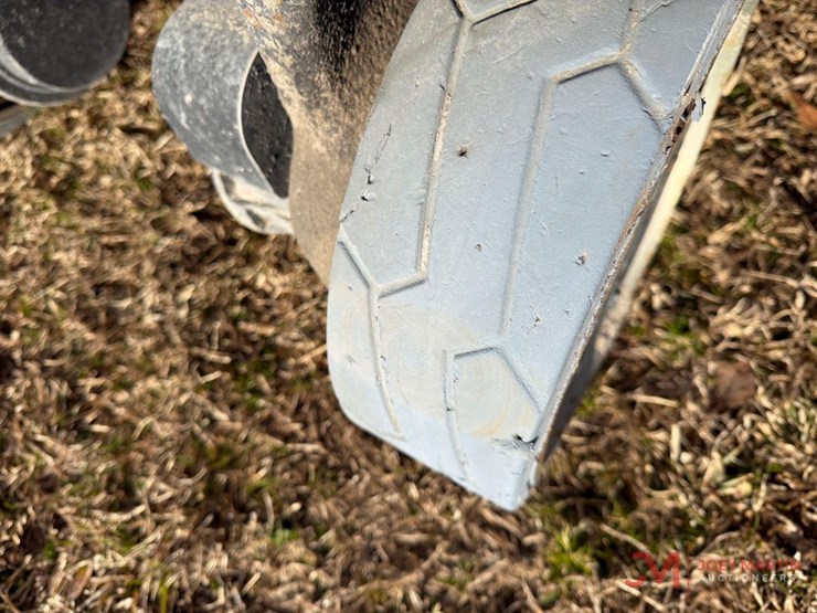 2016-jlg-1930es-image-5