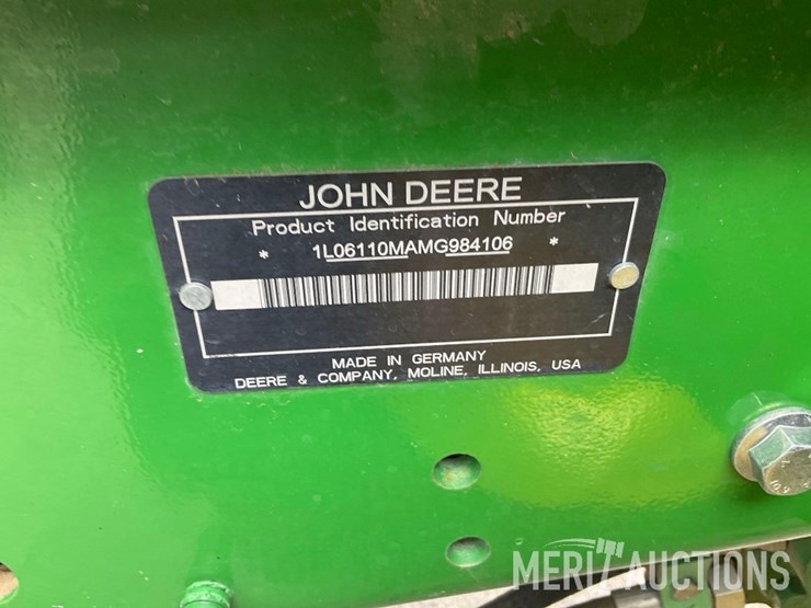 2021-john-deere-6110m-image-56