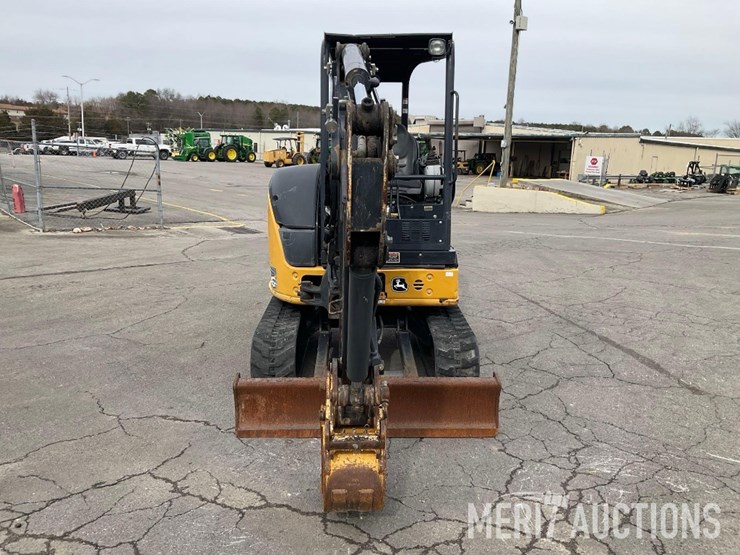 2019-deere-30g-image-8