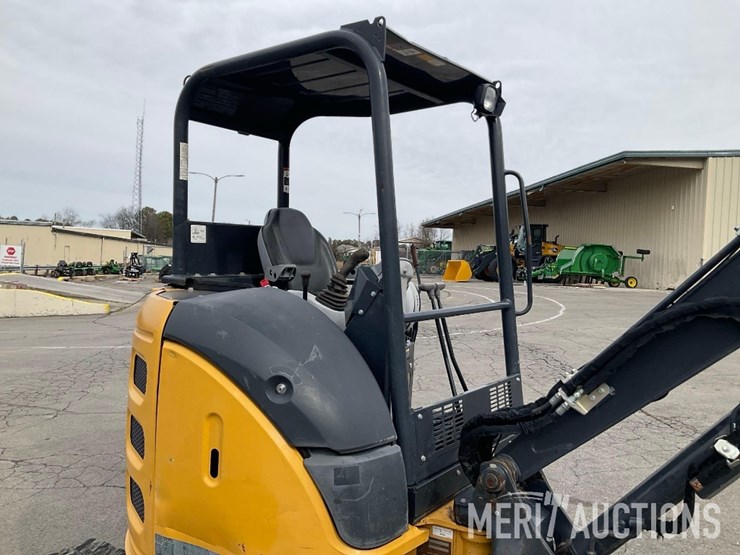 2019-deere-30g-image-26