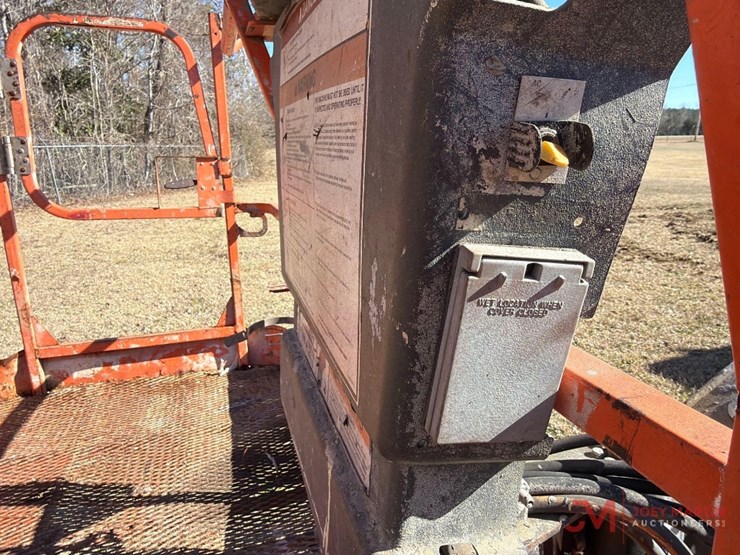 2015-jlg-600s-image-13