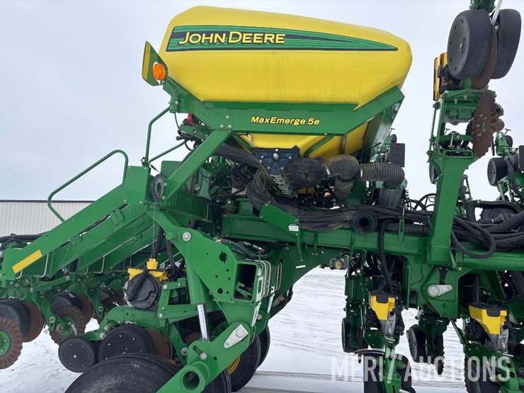 2020-john-deere-1795-image-25