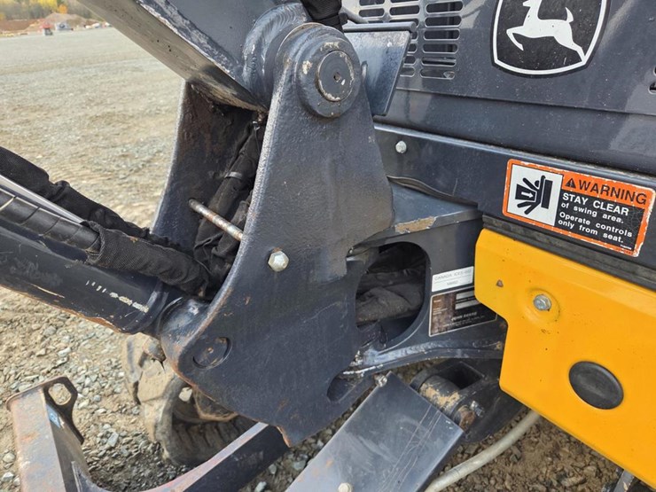 2020-deere-26g-image-21