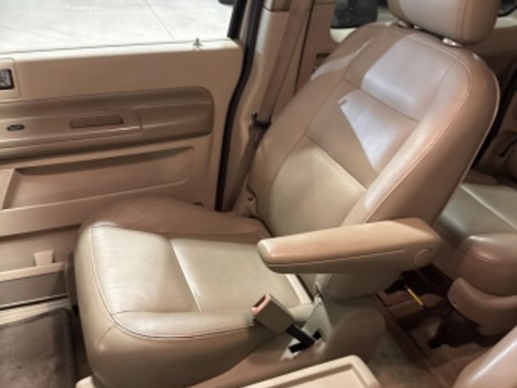 2004-ford-freestar-image-22