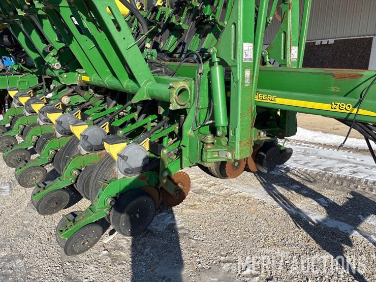 2006-john-deere-1790-image-10