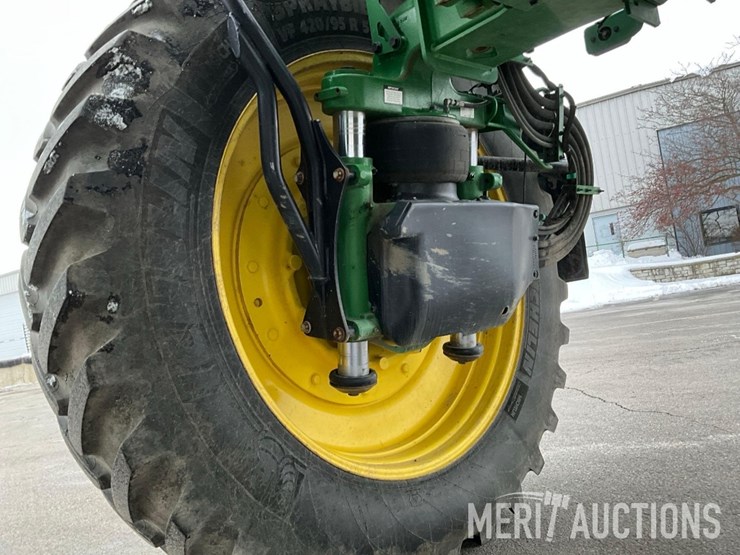 2020-john-deere-r4045-image-31