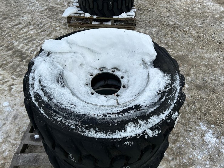 qty.-4-15-19.5-skids-of-tires-image-5