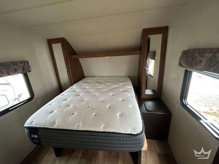 2017-forest-river-travel-trailer-image-9