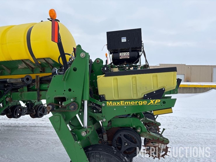2013-john-deere-1770nt-image-19