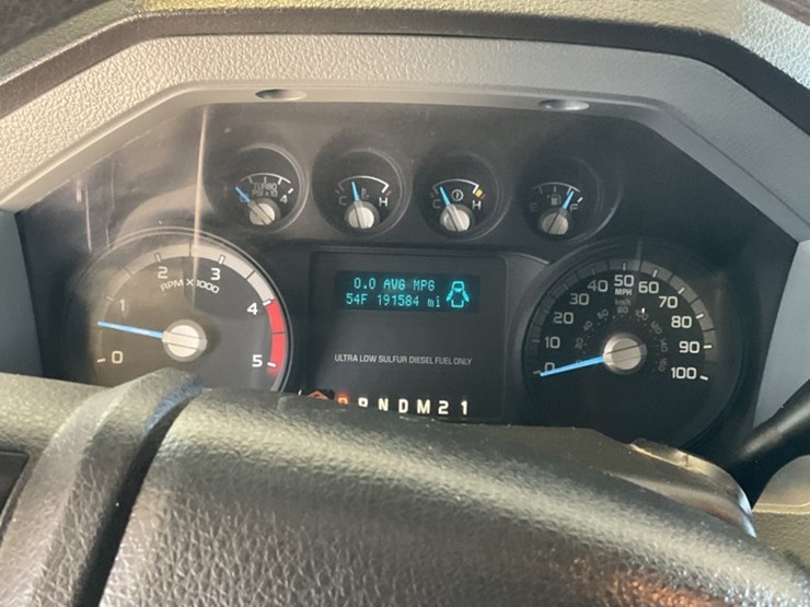 2014-ford-f550-image-21