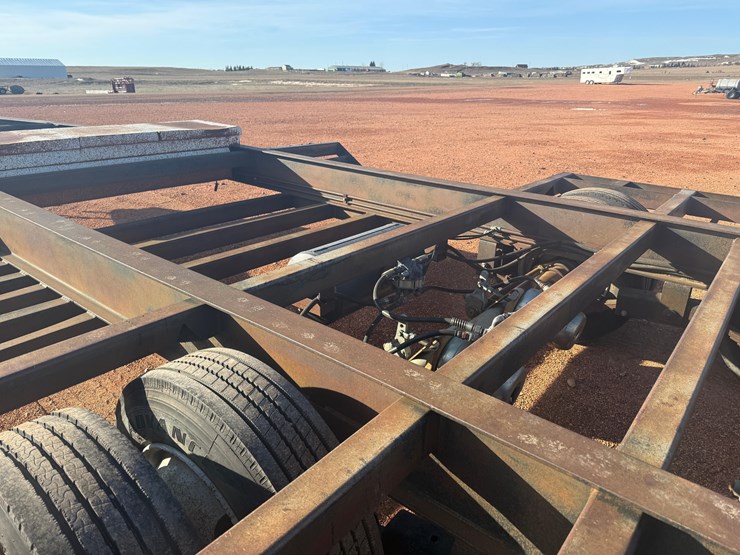 donahue-transport-trailer-image-12